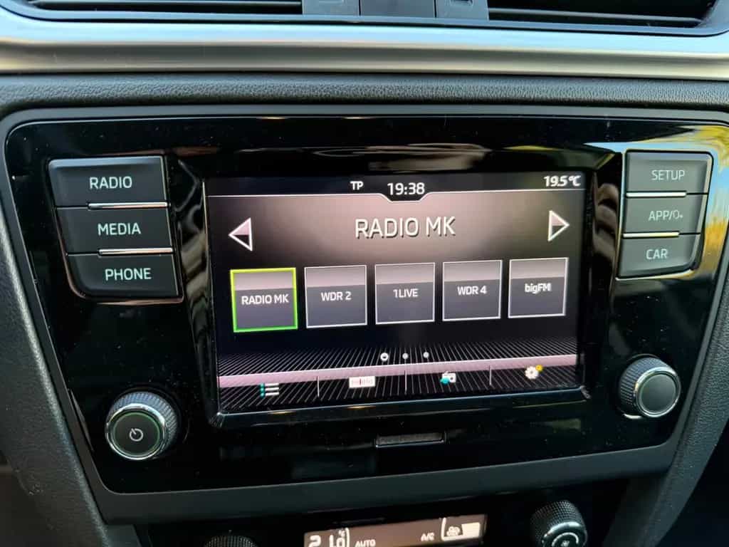 Skoda Rapid Spaceback 1.4 TSI Drive Automatik AHK 06/2017-photo-11