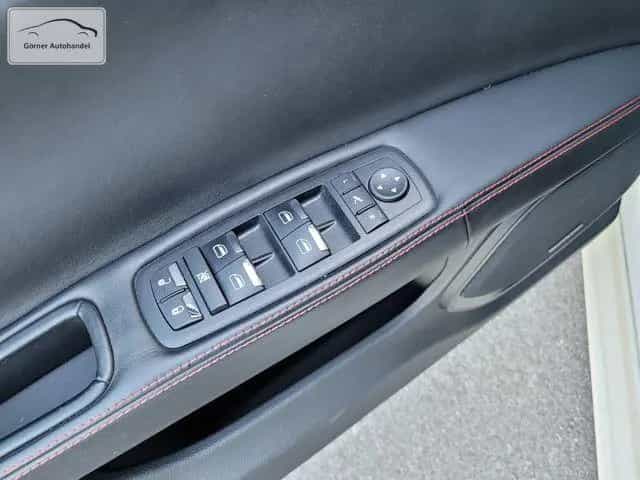 Maserati Ghibli 3,0 V6 D Leder+Schiebdach+360°+Carbon 08/2019-photo-28