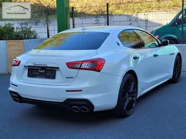 Maserati Ghibli 3,0 V6 D Leder+Schiebdach+360°+Carbon 08/2019-photo-3