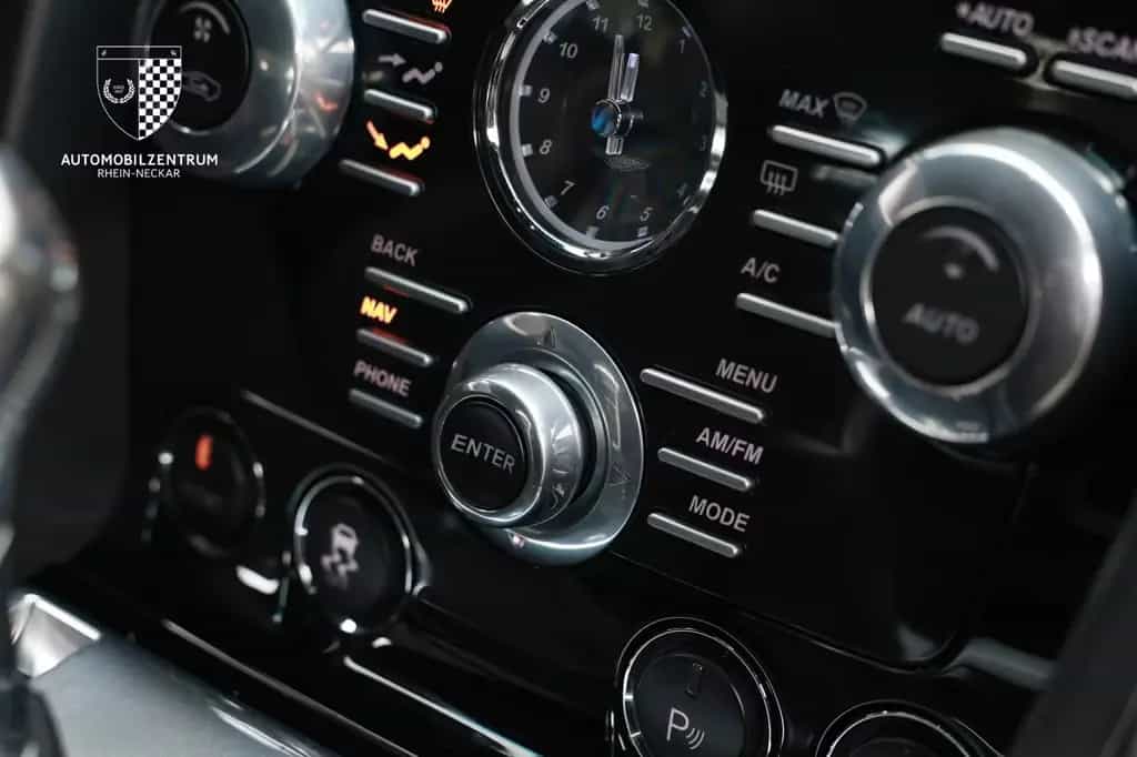 Aston Martin V12 Vantage Carbon/Memory/Sportsitze 07/2012-photo-16