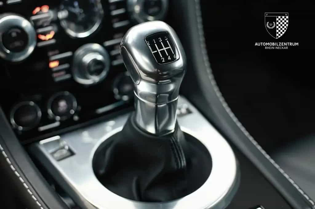 Aston Martin V12 Vantage Carbon/Memory/Sportsitze 07/2012-photo-19