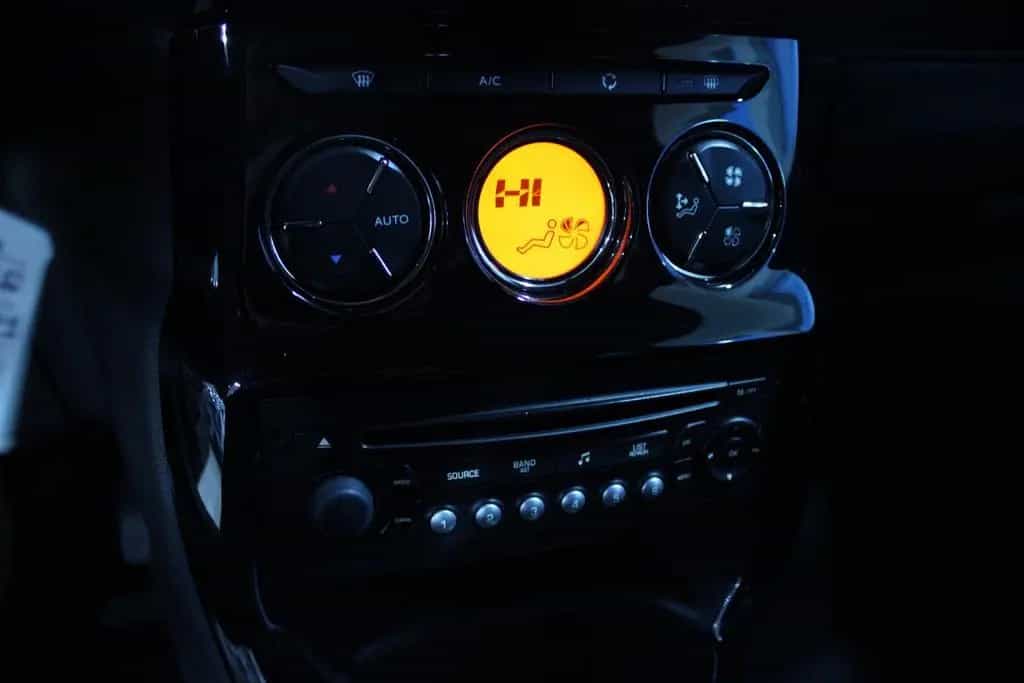 Citroën DS3 VTi 120 SoChic *TUEV NEU.*Sommer/Winterräder 01/2013-photo-11