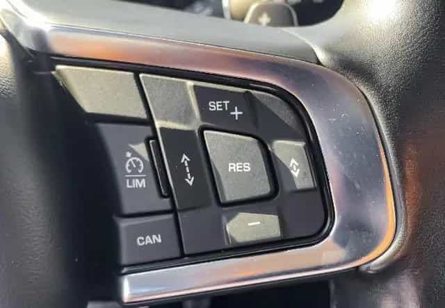 Jaguar E-Pace D240 R-Dynamic PANO SHZ NAVI RFK LED MERI 04/2018-photo-16