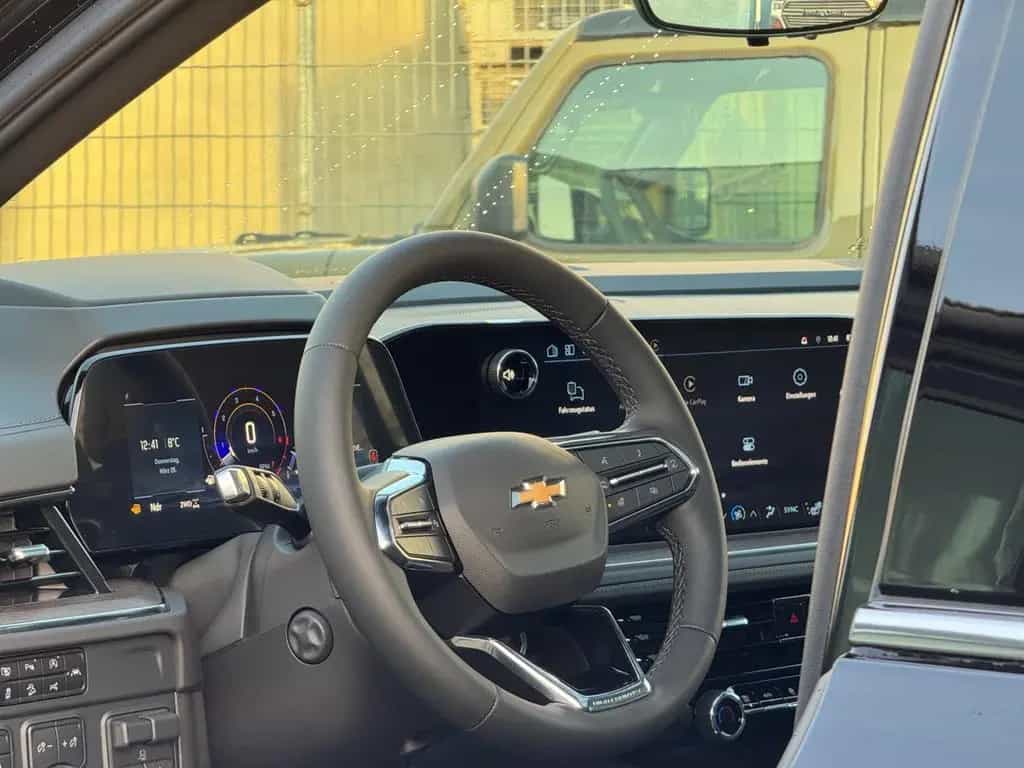 Chevrolet Tahoe High Country 6.2 MY25 PDC/LED/AHK/CARPLAY 03/2026-photo-17