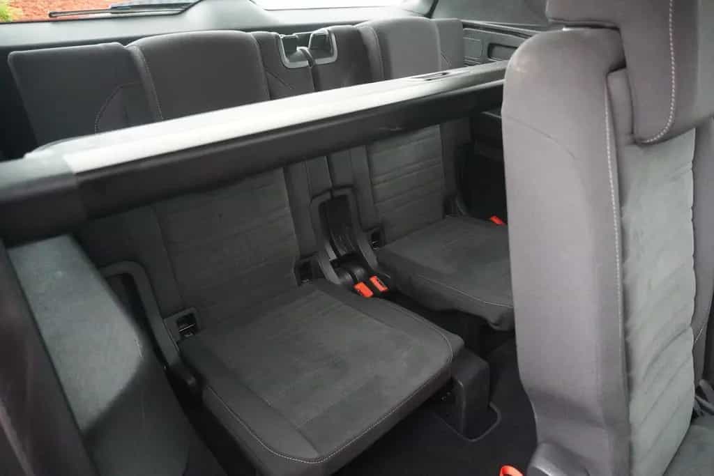 Volkswagen Touran 1.4 TSI R-Line Kamera AHK LED ACC Keyless 08/2018-photo-12
