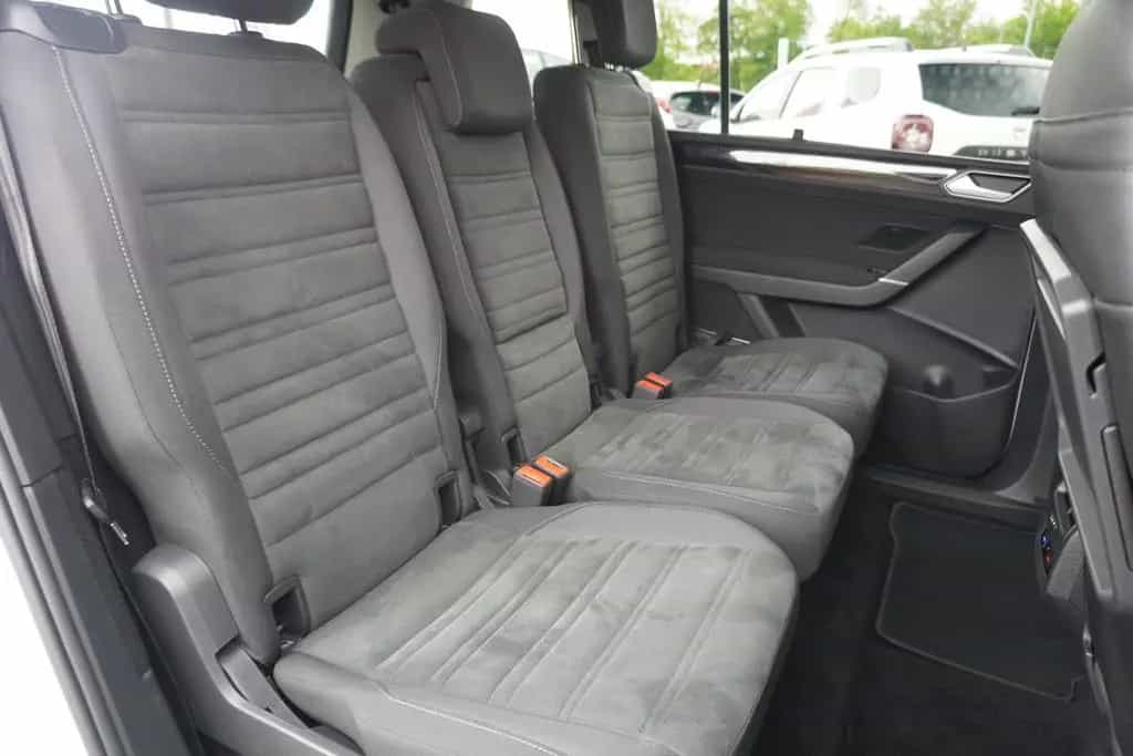 Volkswagen Touran 1.4 TSI R-Line Kamera AHK LED ACC Keyless 08/2018-photo-13