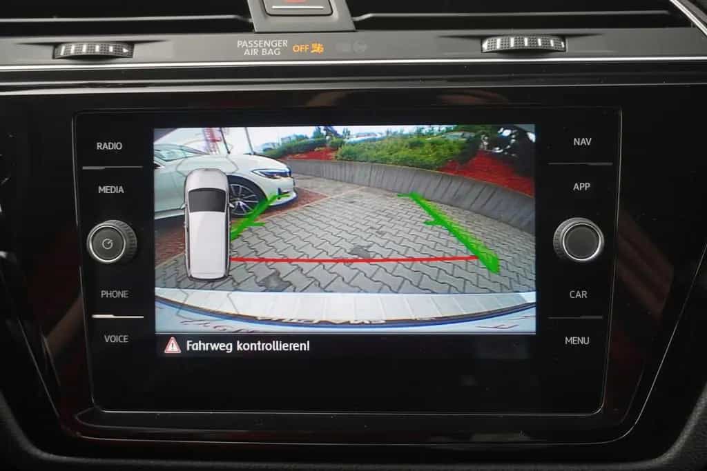 Volkswagen Touran 1.4 TSI R-Line Kamera AHK LED ACC Keyless 08/2018-photo-30