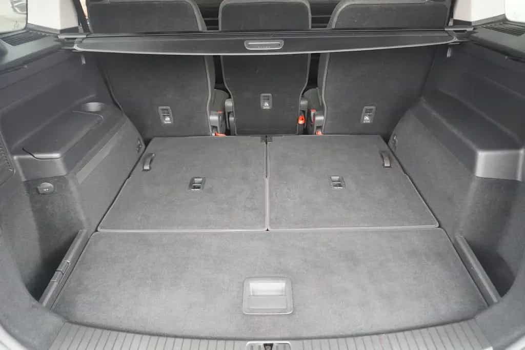 Volkswagen Touran 1.4 TSI R-Line Kamera AHK LED ACC Keyless 08/2018-photo-5