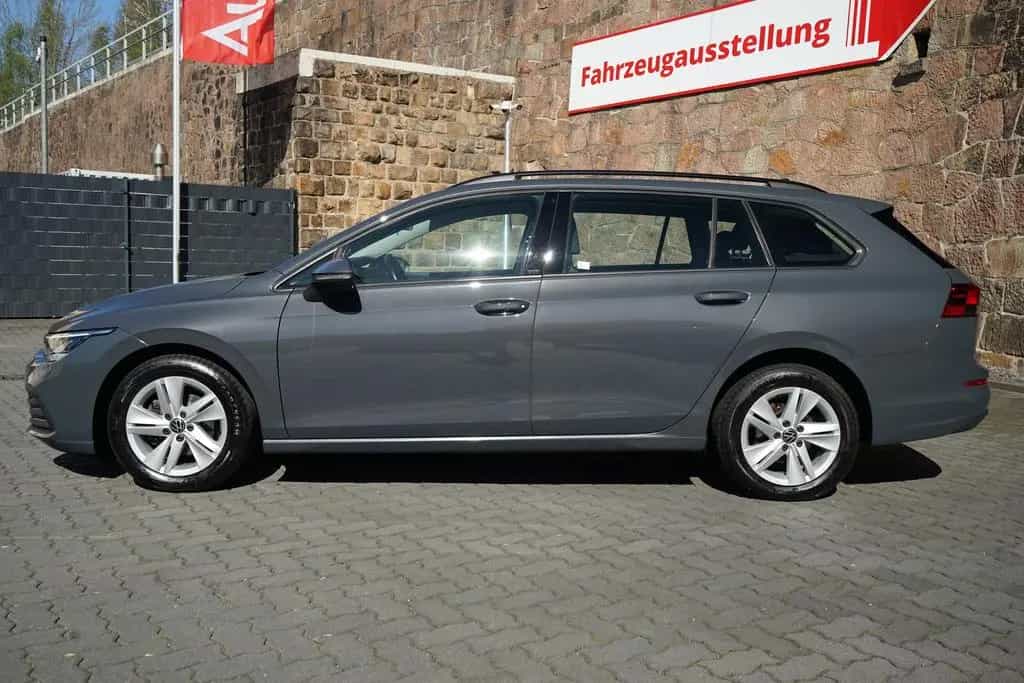Volkswagen Golf VIII Life 1.0 eTSI DSG LED Navi ACC Kamera 03/2021-photo-2