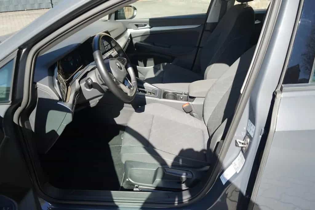 Volkswagen Golf VIII Life 1.0 eTSI DSG LED Navi ACC Kamera 03/2021-photo-23