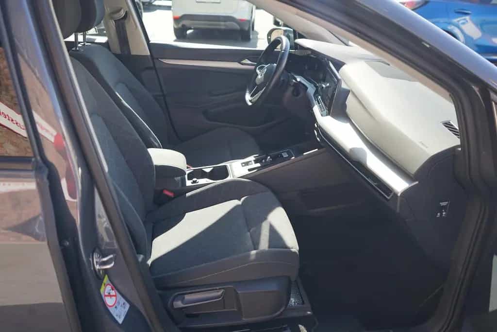 Volkswagen Golf VIII Life 1.0 eTSI DSG LED Navi ACC Kamera 03/2021-photo-24