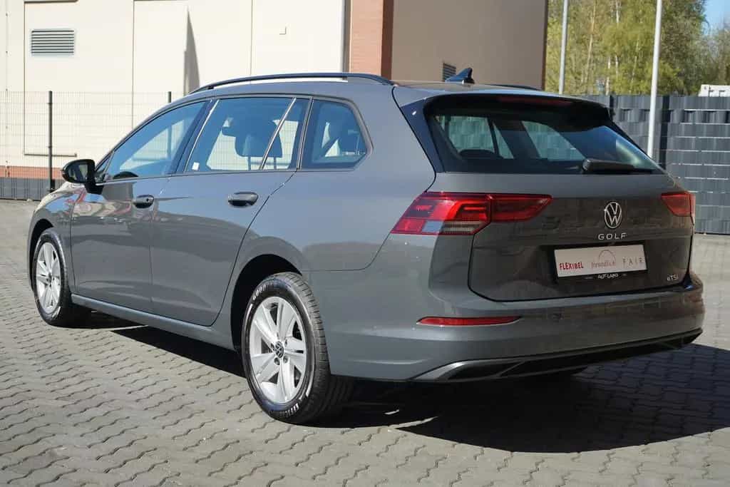Volkswagen Golf VIII Life 1.0 eTSI DSG LED Navi ACC Kamera 03/2021-photo-3