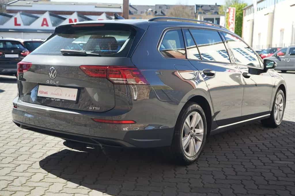 Volkswagen Golf VIII Life 1.0 eTSI DSG LED Navi ACC Kamera 03/2021-photo-5
