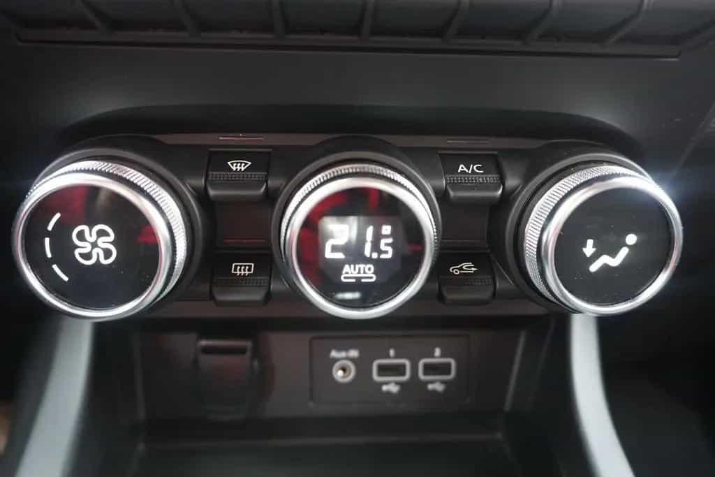 Renault Arkana 1.3 TCE EDC Intens LED Navi ACC Kamera 01/2022-photo-17