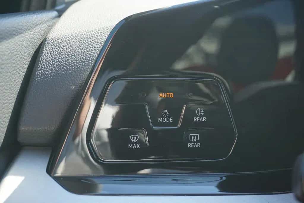 Volkswagen Golf VIII Style eTSI DSG LED Navi ACC DAB Kamera 02/2021-photo-28