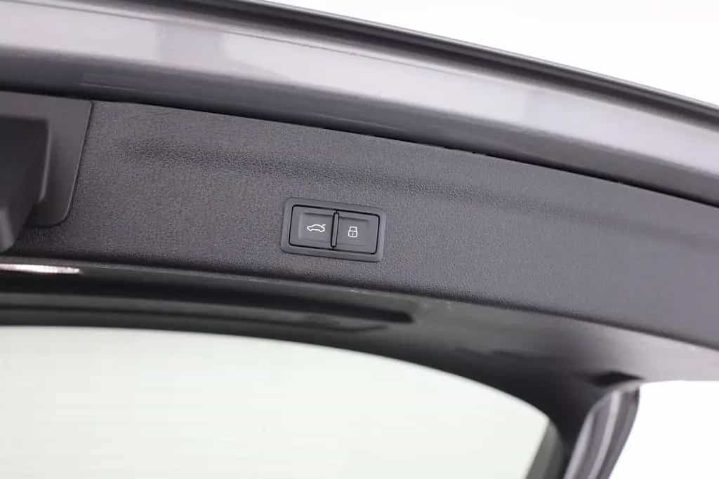 Audi A6 Avant 50 TDI quattro design LED Panorama AHK 01/2020-photo-28