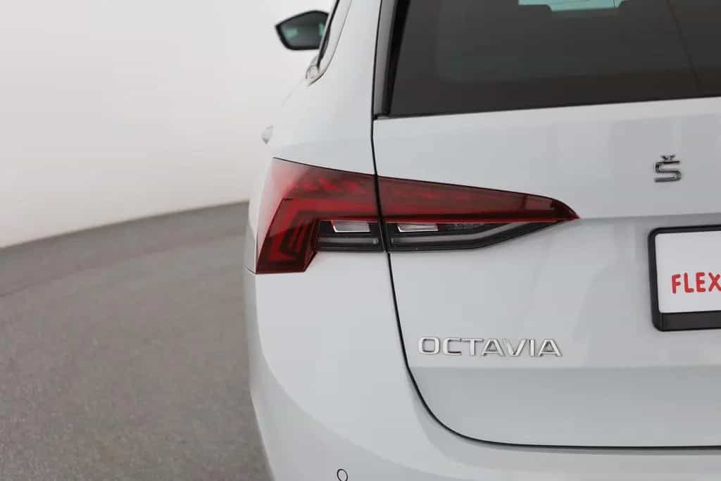 Skoda Octavia Combi 1.5 TSI Ambition LED ACC PDC DAB 09/2020-photo-31