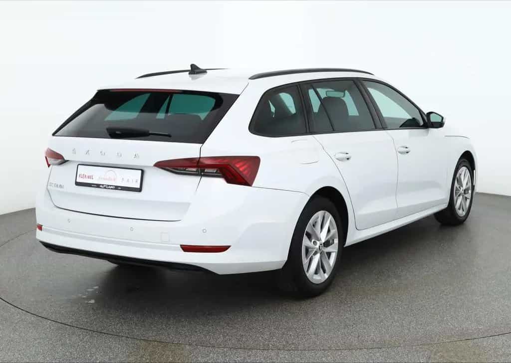 Skoda Octavia Combi 1.5 TSI Ambition LED ACC PDC DAB 09/2020-photo-4