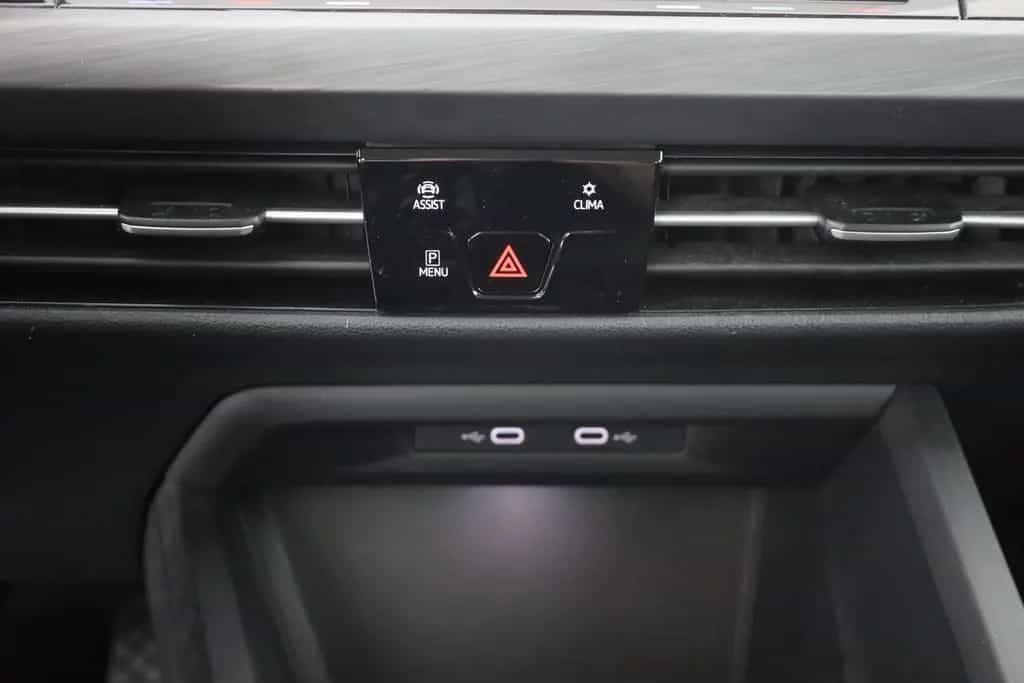 Volkswagen Golf 1.5 eTSI DSG Style LED Navi ACC Sitzheizung 08/2021-photo-11