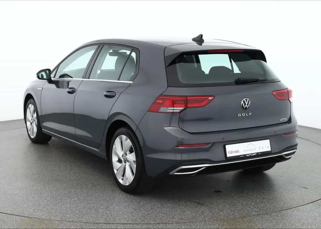 Volkswagen Golf 1.5 eTSI DSG Style LED Navi ACC Sitzheizung 08/2021-photo-2