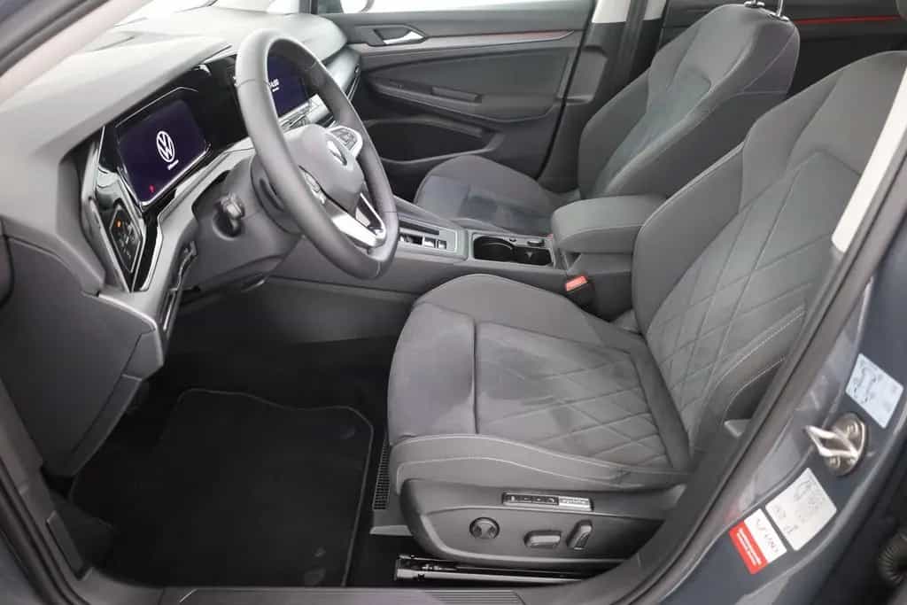 Volkswagen Golf 1.5 eTSI DSG Style LED Navi ACC Sitzheizung 08/2021-photo-21