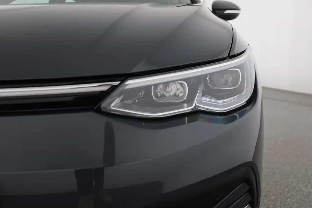 Volkswagen Golf 1.5 eTSI DSG Style LED Navi ACC Sitzheizung 08/2021-photo-26