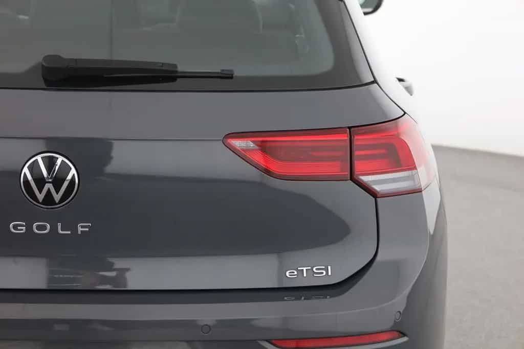 Volkswagen Golf 1.5 eTSI DSG Style LED Navi ACC Sitzheizung 08/2021-photo-27