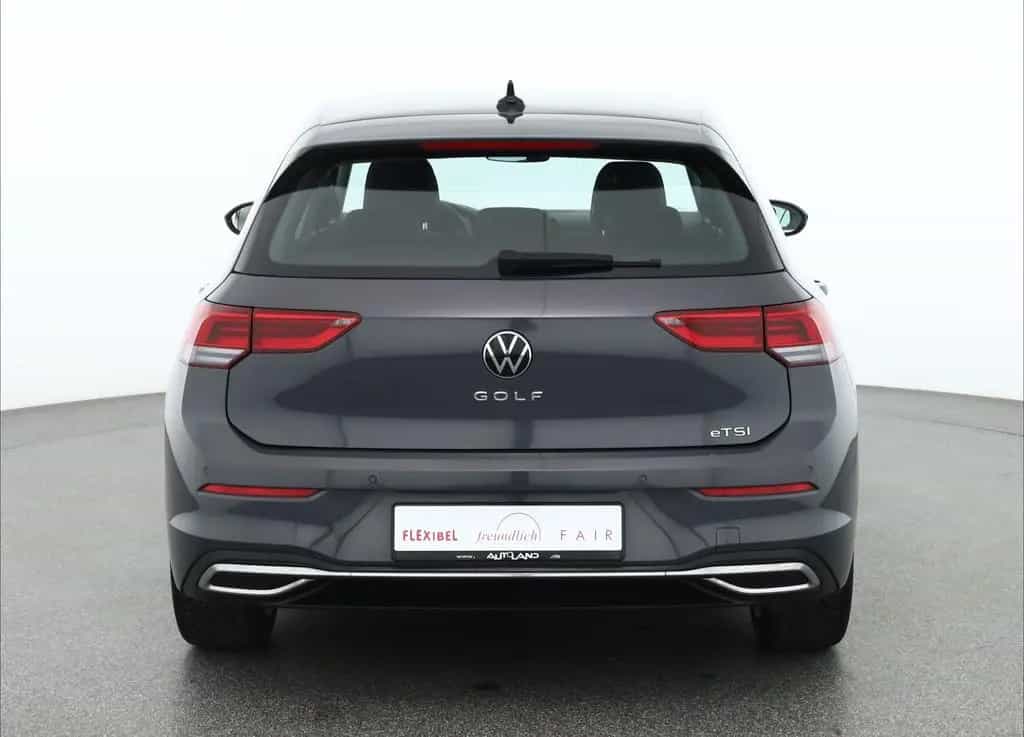 Volkswagen Golf 1.5 eTSI DSG Style LED Navi ACC Sitzheizung 08/2021-photo-3