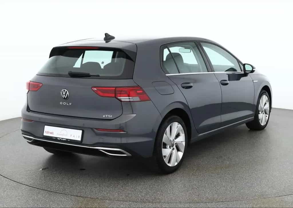 Volkswagen Golf 1.5 eTSI DSG Style LED Navi ACC Sitzheizung 08/2021-photo-4