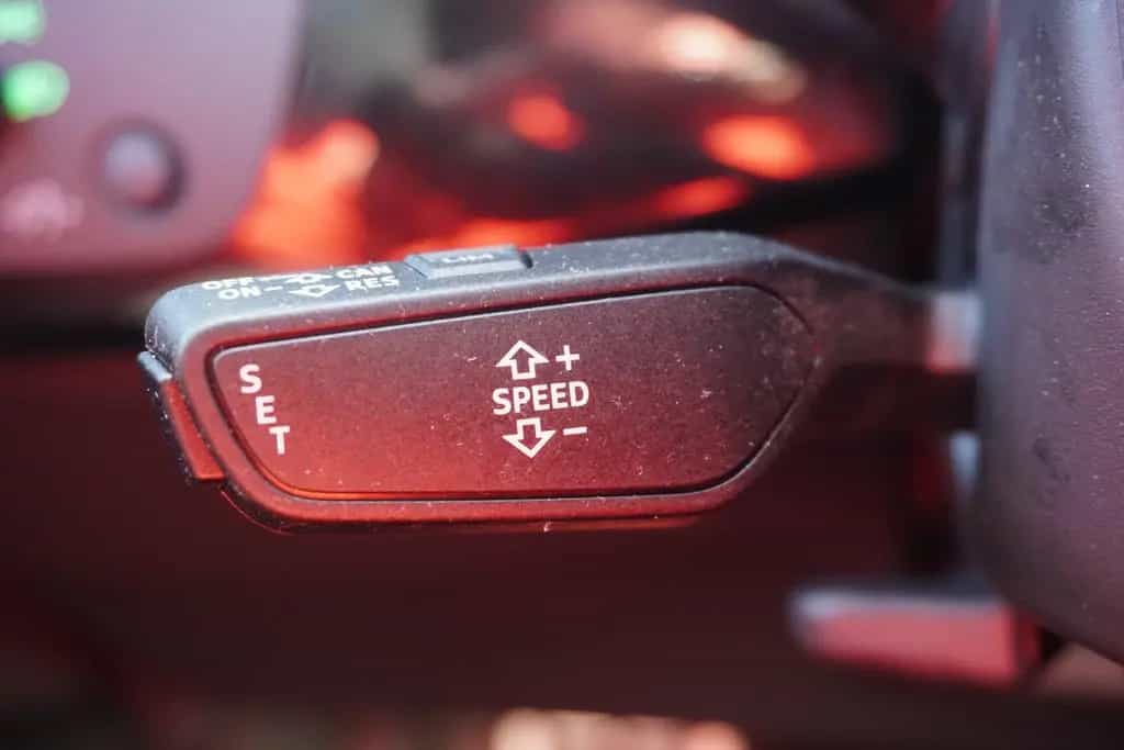 Audi A4 Avant 40 2.0 TFSI S-Line LED Navi PDC DAB 03/2019-photo-21