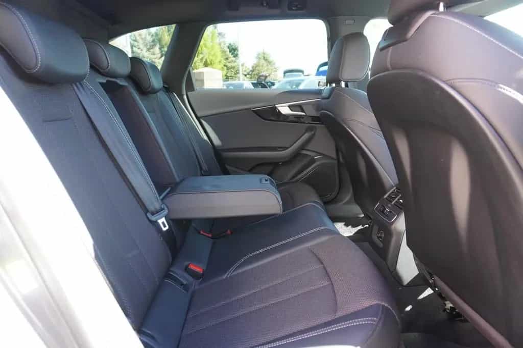 Audi A4 Avant 40 2.0 TFSI S-Line LED Navi PDC DAB 03/2019-photo-26
