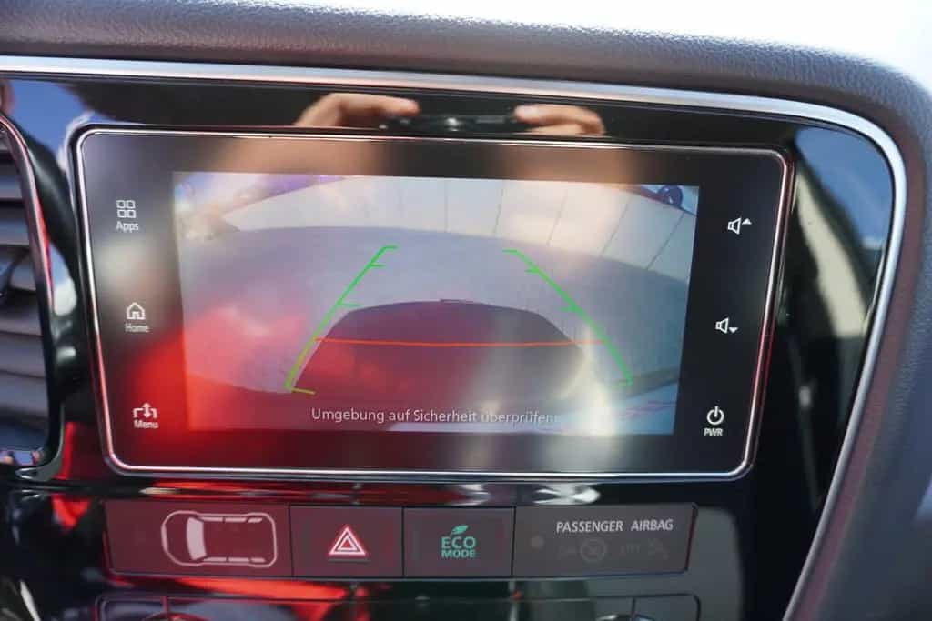 Mitsubishi Outlander 2.0 2WD Kamera Tempomat AHK PDC 06/2018-photo-19