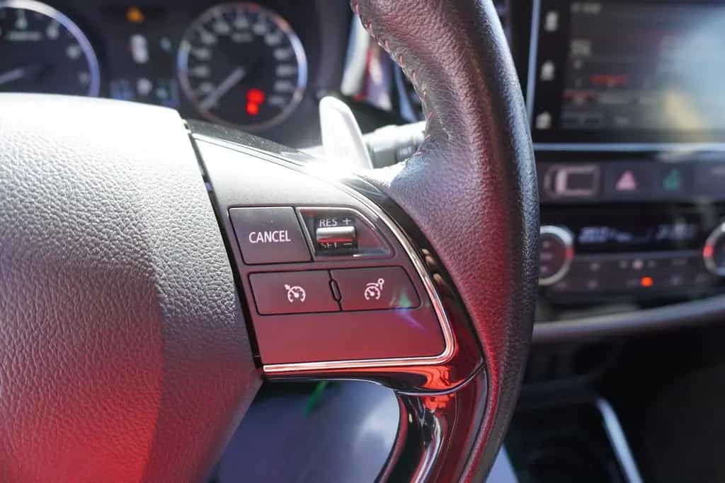 Mitsubishi Outlander 2.0 2WD Kamera Tempomat AHK PDC 06/2018-photo-24