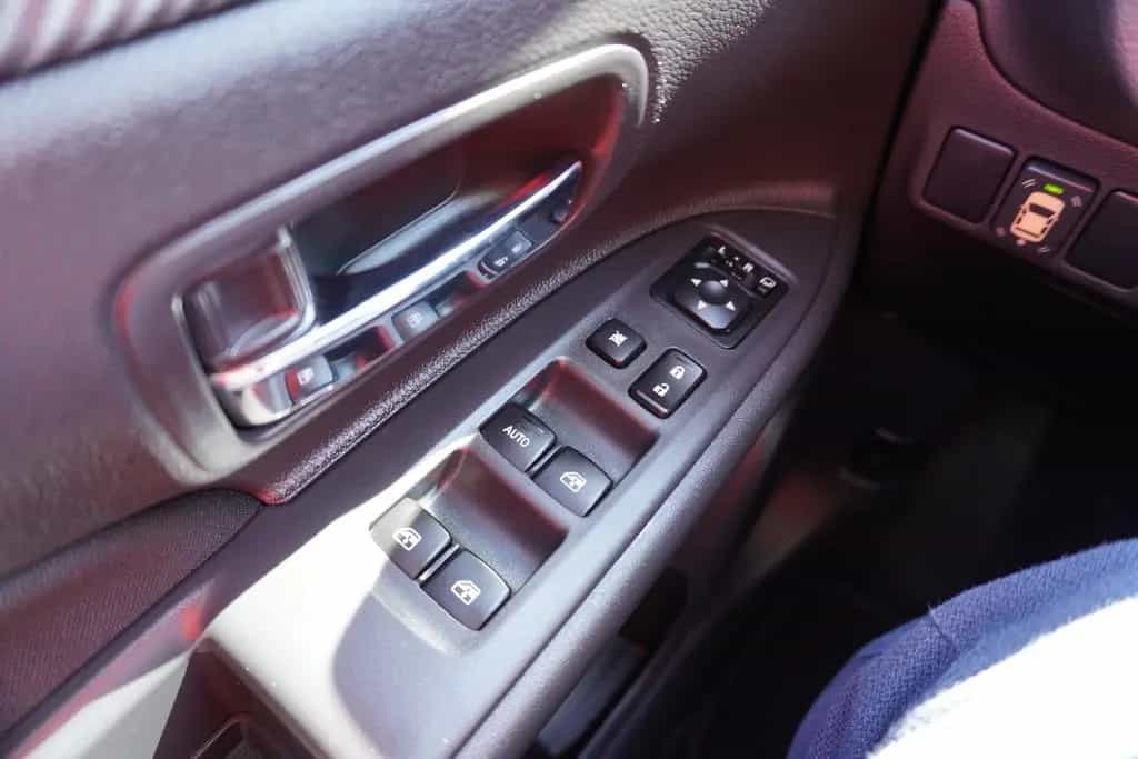 Mitsubishi Outlander 2.0 2WD Kamera Tempomat AHK PDC 06/2018-photo-28