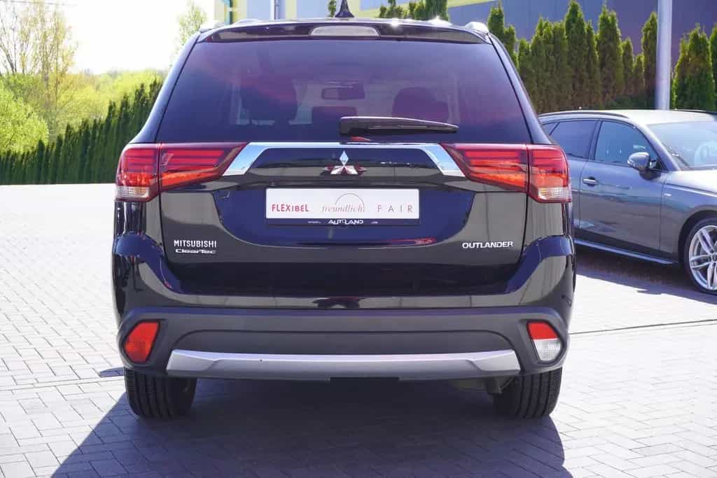 Mitsubishi Outlander 2.0 2WD Kamera Tempomat AHK PDC 06/2018-photo-3