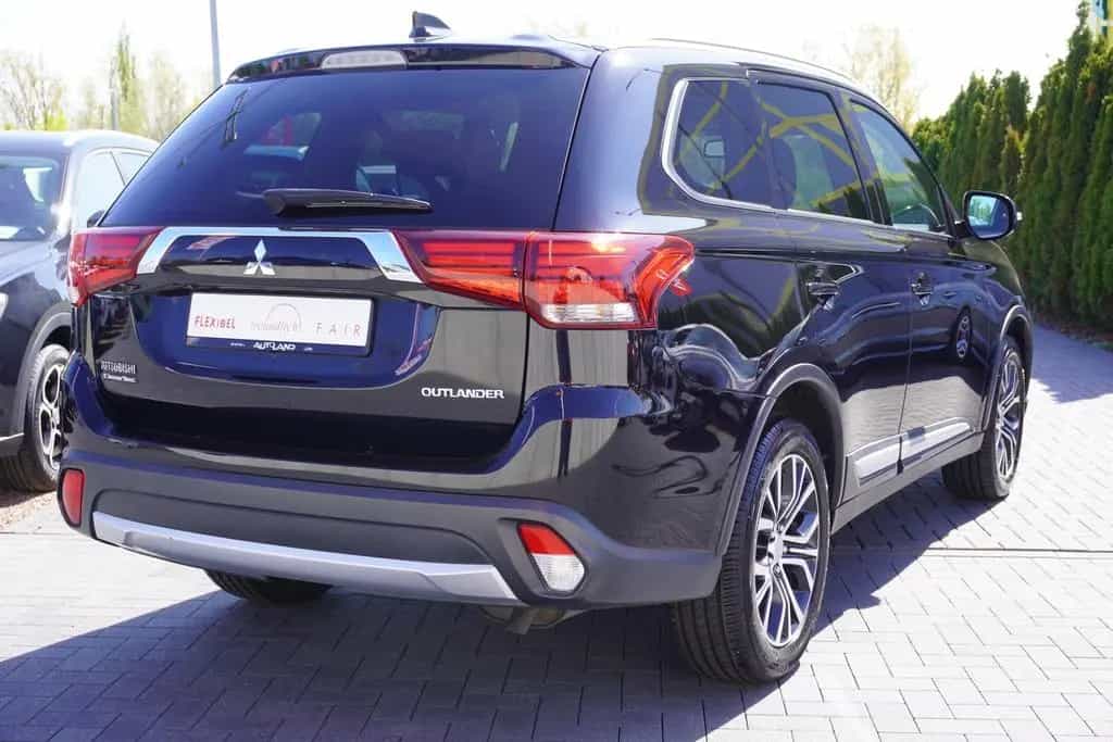 Mitsubishi Outlander 2.0 2WD Kamera Tempomat AHK PDC 06/2018-photo-4