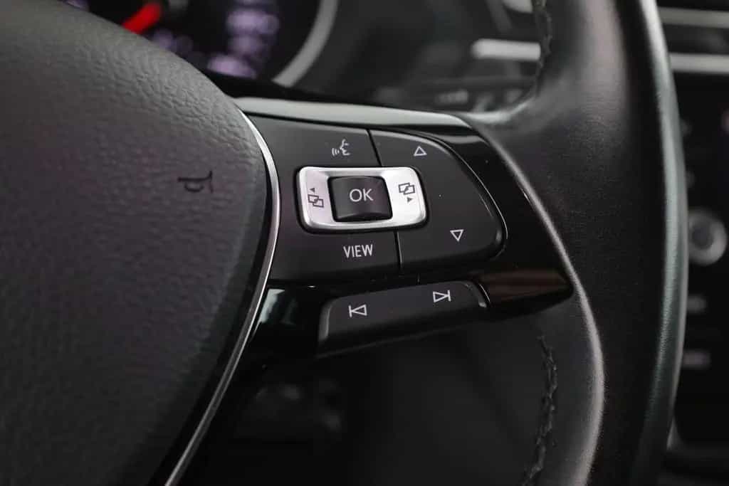 Volkswagen Tiguan 1.5 TSI DSG R-Line LED Navi Kamera AHK 05/2020-photo-15