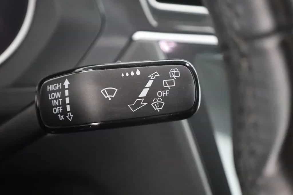 Volkswagen Tiguan 1.5 TSI DSG R-Line LED Navi Kamera AHK 05/2020-photo-18