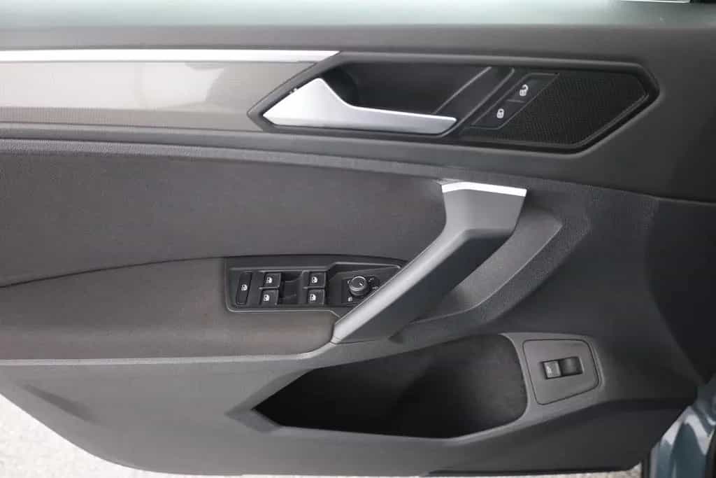 Volkswagen Tiguan 1.5 TSI DSG R-Line LED Navi Kamera AHK 05/2020-photo-20