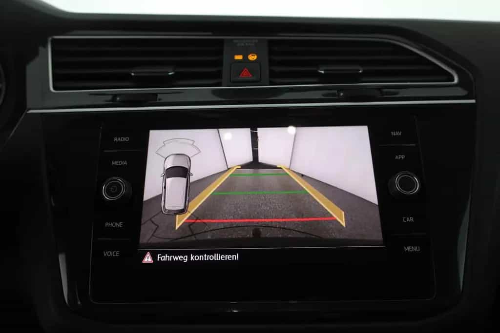 Volkswagen Tiguan 1.5 TSI DSG R-Line LED Navi Kamera AHK 05/2020-photo-25