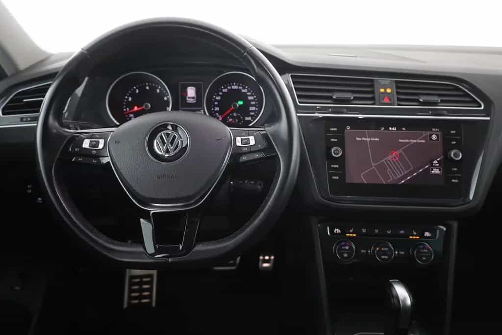 Volkswagen Tiguan 1.5 TSI DSG R-Line LED Navi Kamera AHK 05/2020-photo-9