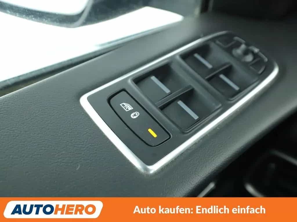 Jaguar F-Pace 20d Prestige AWD Aut.*NAV*XENON*ACC*CAM* 10/2016-photo-28