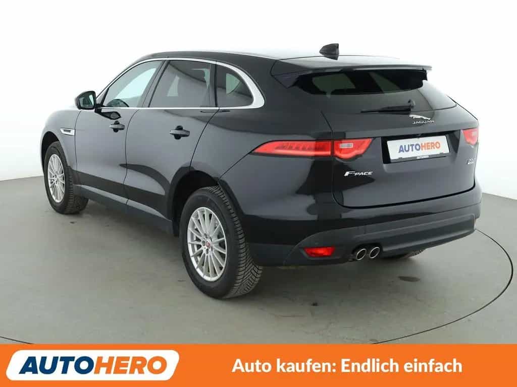 Jaguar F-Pace 20d Prestige AWD Aut.*NAV*XENON*ACC*CAM* 10/2016-photo-2