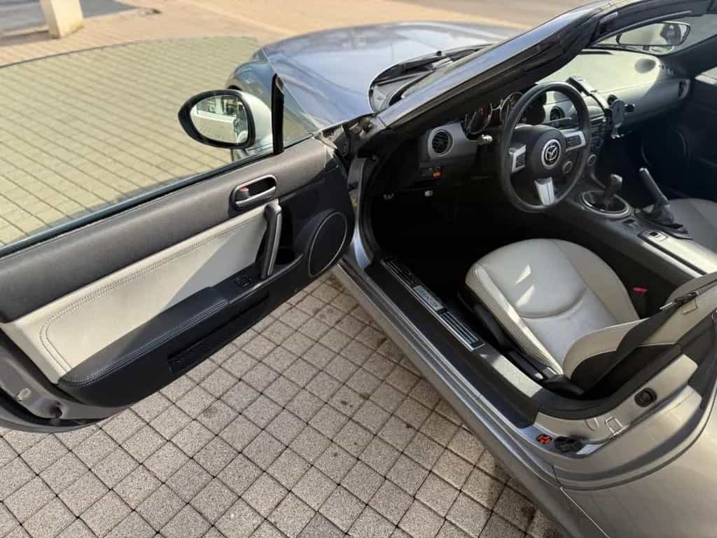 Mazda MX-5 1.8 Kaminari, Leder, TüV 03.2027... 03/2012-photo-23