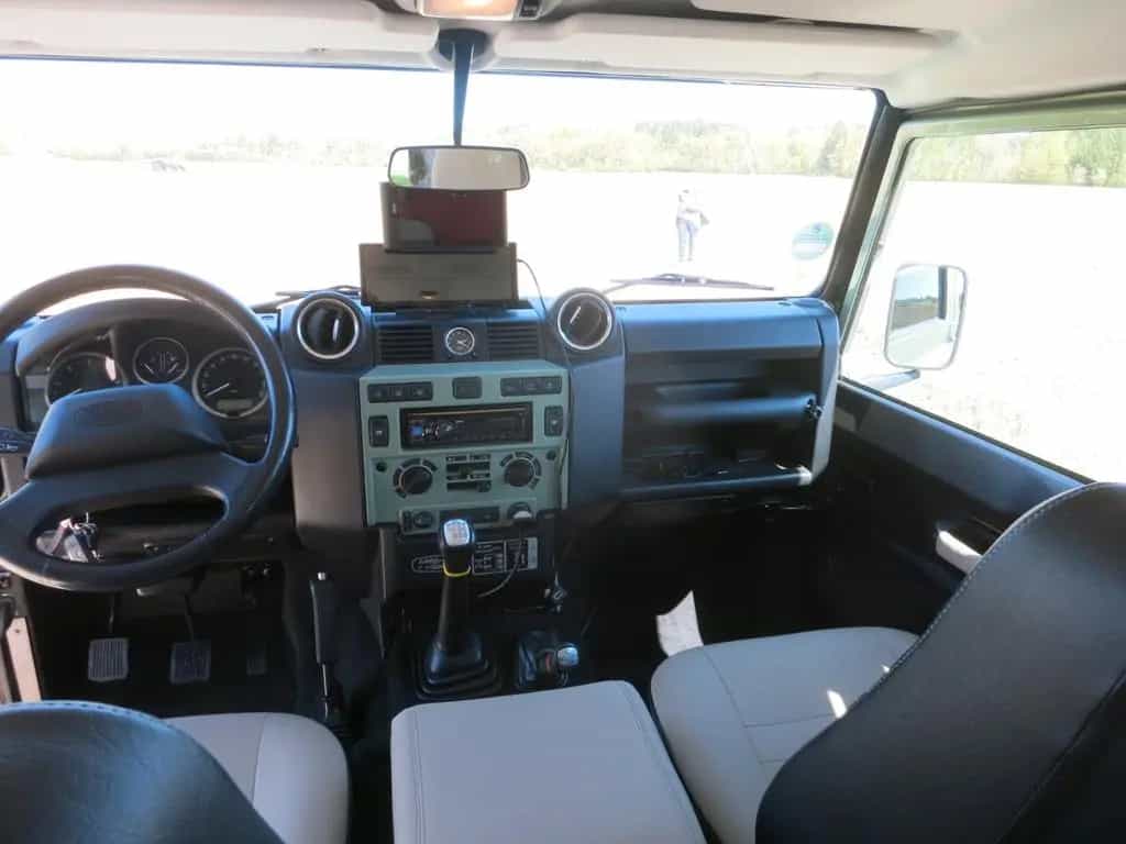 Land Rover Defender 110 Heritage 12/2015-photo-10