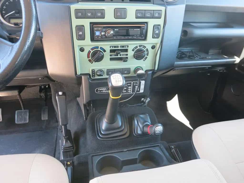 Land Rover Defender 110 Heritage 12/2015-photo-11