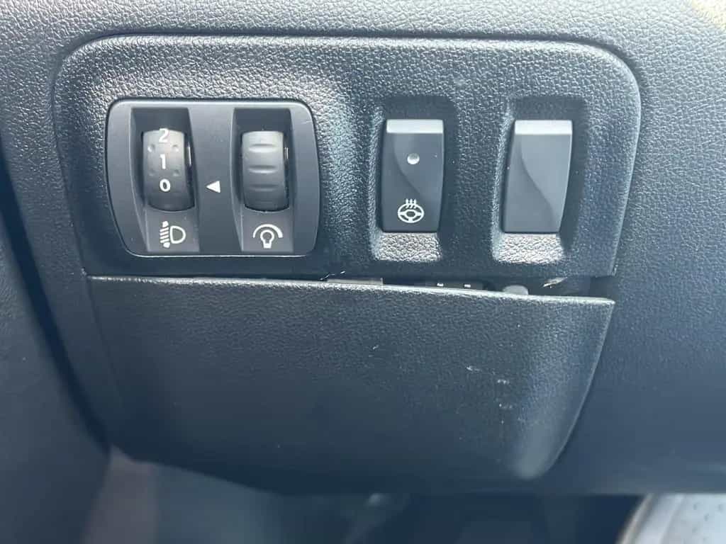 Renault Megane IV Lim. 140PS Business Edition LED KAMERA 05/2022-photo-19