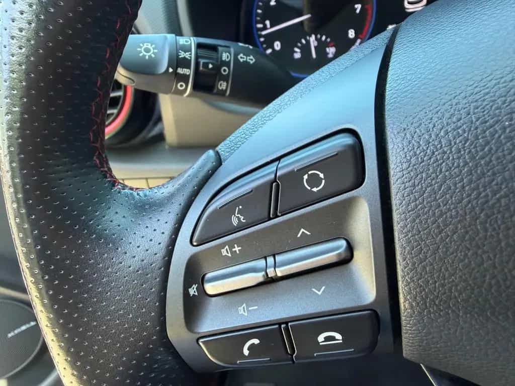 Hyundai KONA Style 2WD 1.6 TGDI Aut. NAVI/LHZ/SHZ/1.HAND 09/2019-photo-35
