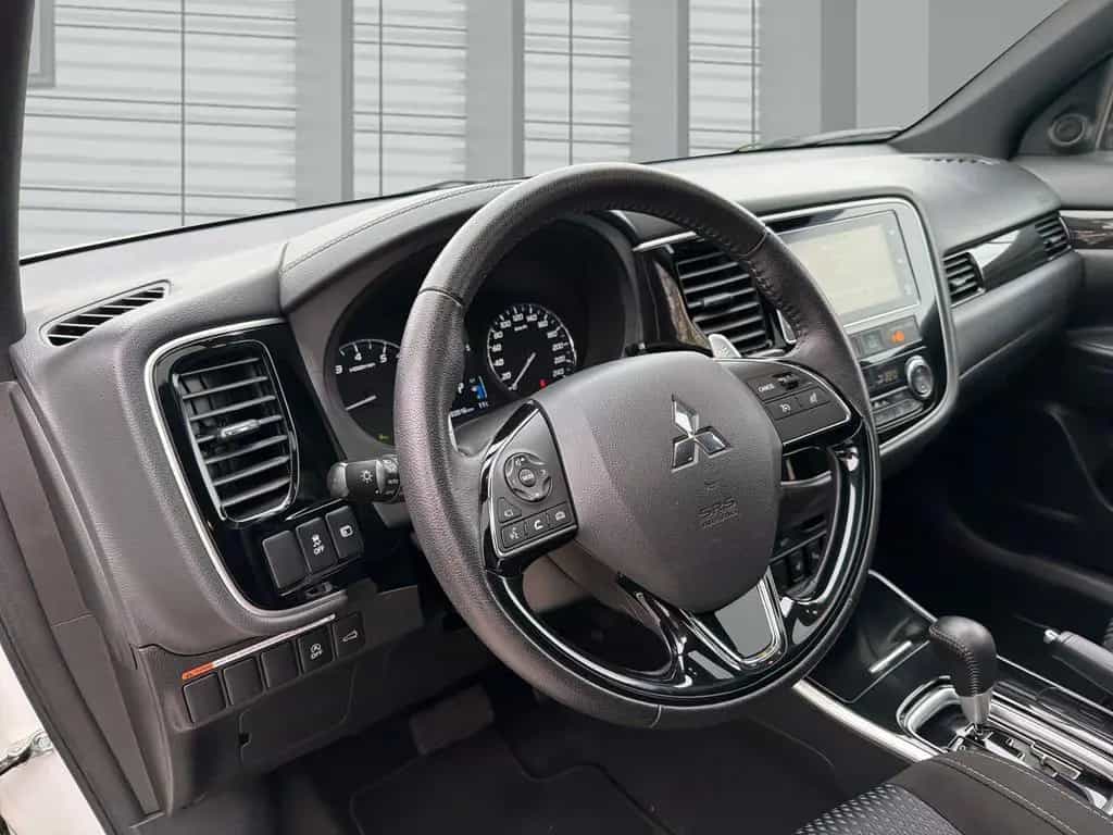 Mitsubishi Outlander Edition+ Black 2WD, CVT, AHK, 7-Sitzer 07/2018-photo-15