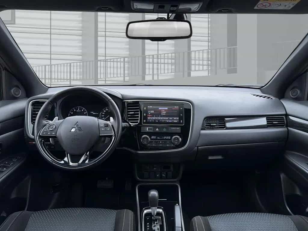 Mitsubishi Outlander Edition+ Black 2WD, CVT, AHK, 7-Sitzer 07/2018-photo-18